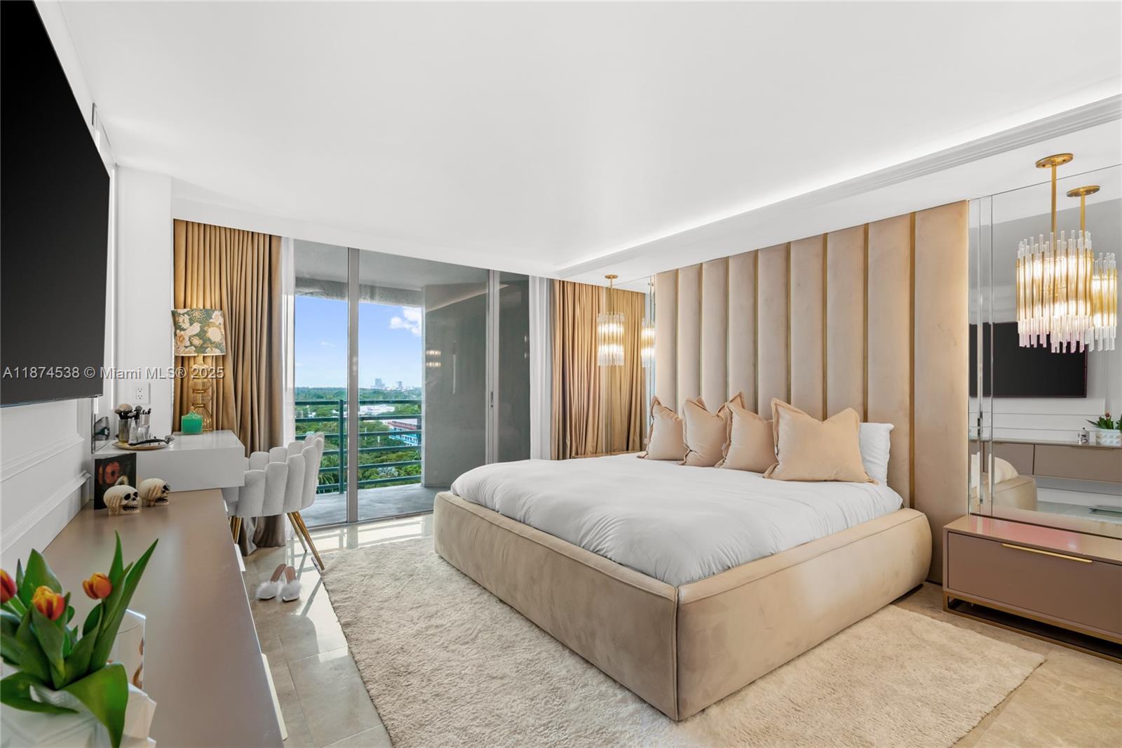 ATLANTIS ON BRICKELL COND - Residential