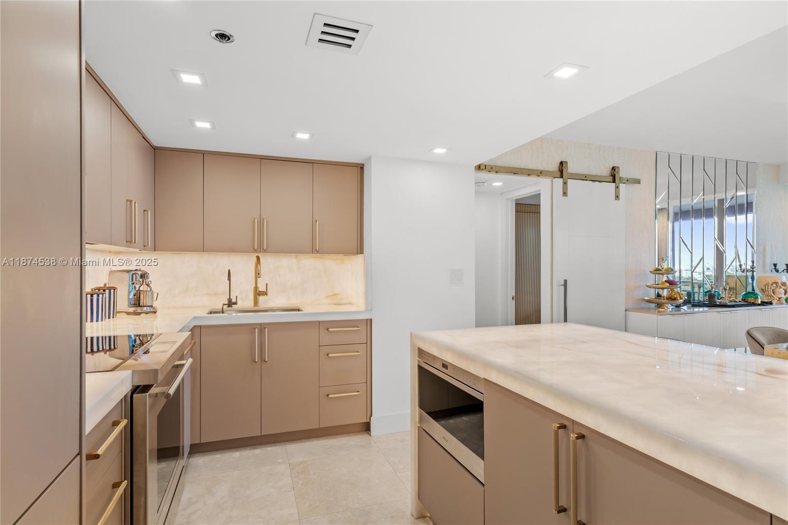 ATLANTIS ON BRICKELL COND - Residential