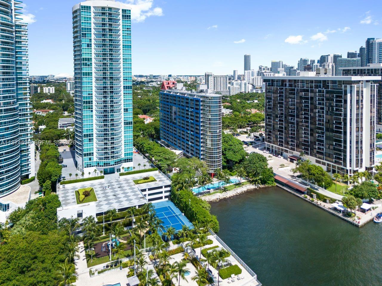 ATLANTIS ON BRICKELL COND - Residential