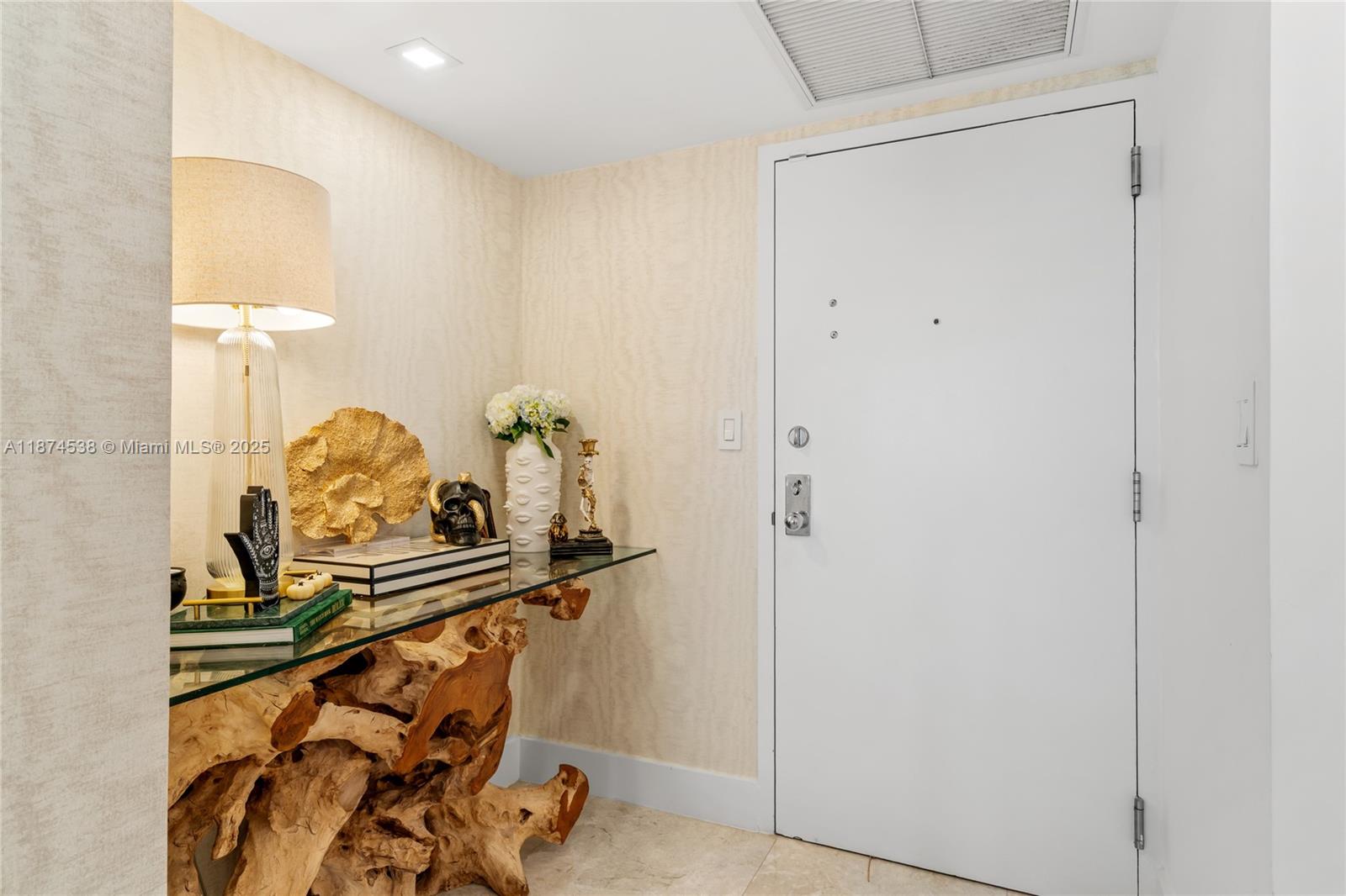 ATLANTIS ON BRICKELL COND - Residential