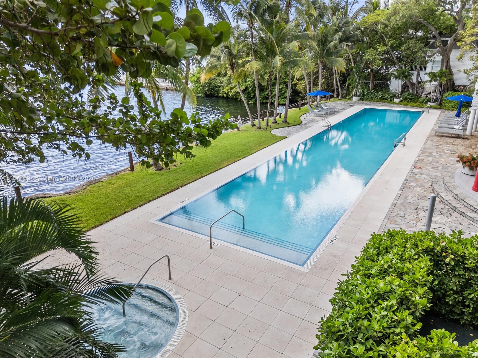 ATLANTIS ON BRICKELL COND - Residential