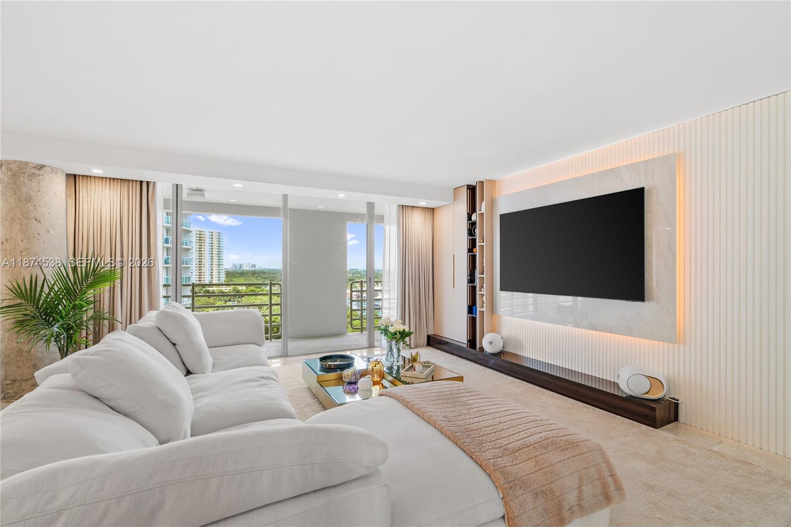 ATLANTIS ON BRICKELL COND - Residential