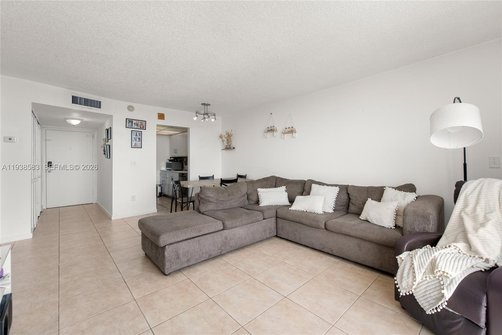 VECINO DEL MAR CONDO - Residential