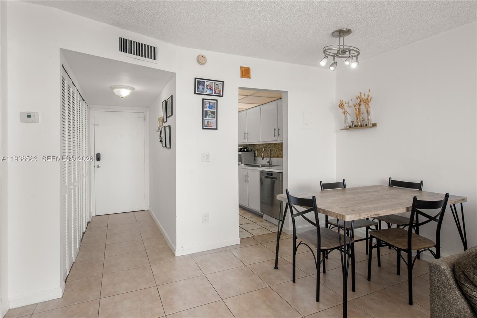 VECINO DEL MAR CONDO - Residential