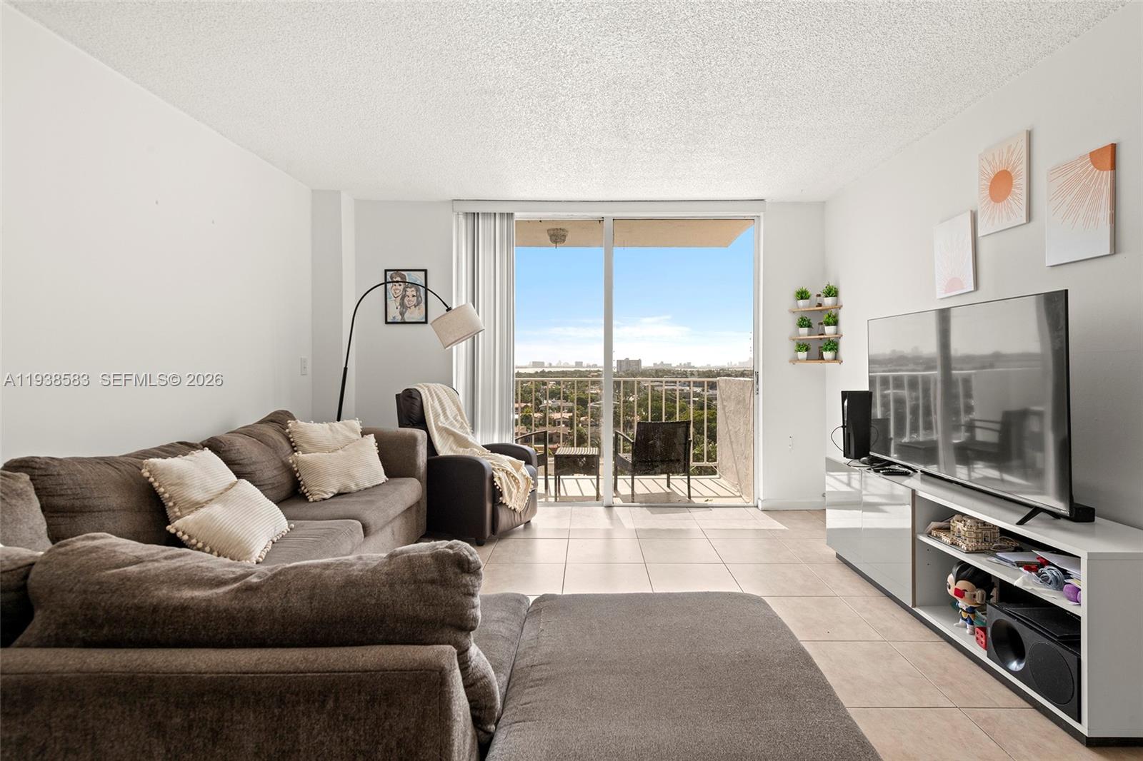 VECINO DEL MAR CONDO - Residential