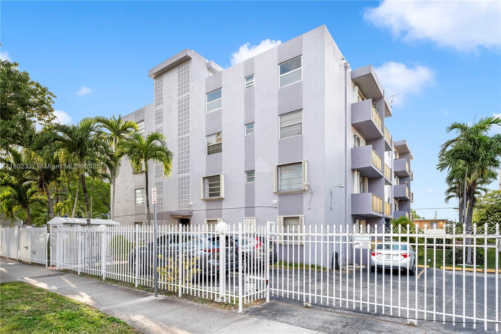1661 Sw 3rd St 8, Miami, Broward County, Florida - 2 Bedrooms  
1 Bathrooms - 