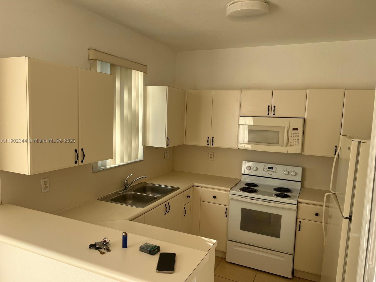 SHOMA TOWNHOMES AT KEYSCO - Residential Lease