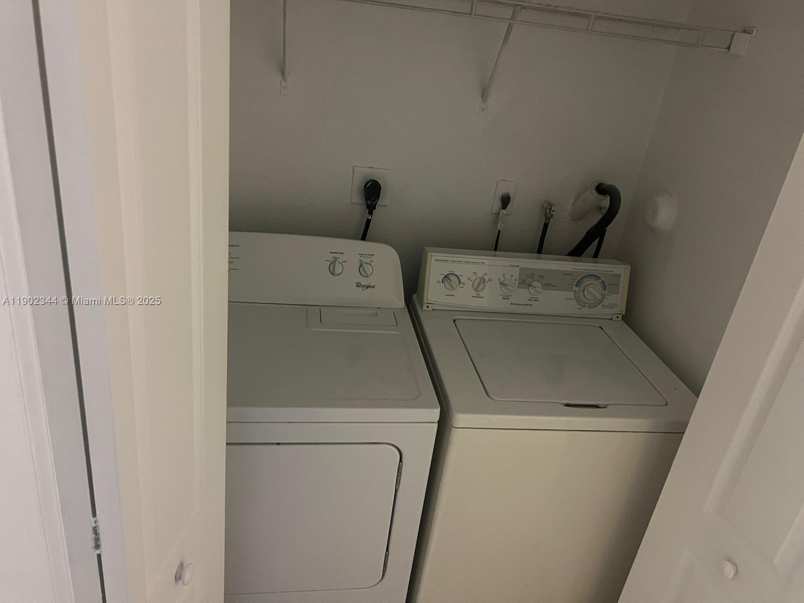 SHOMA TOWNHOMES AT KEYSCO - Residential Lease