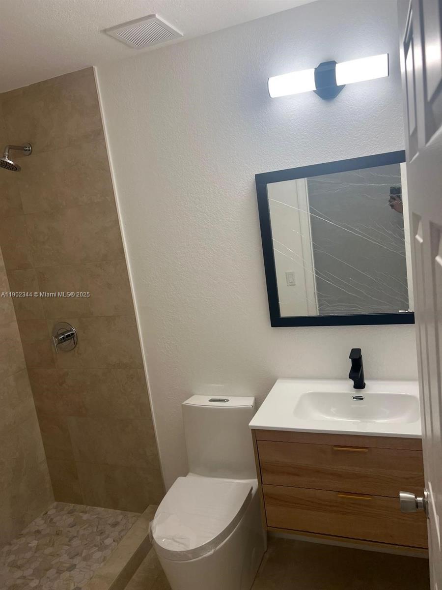 SHOMA TOWNHOMES AT KEYSCO - Residential Lease