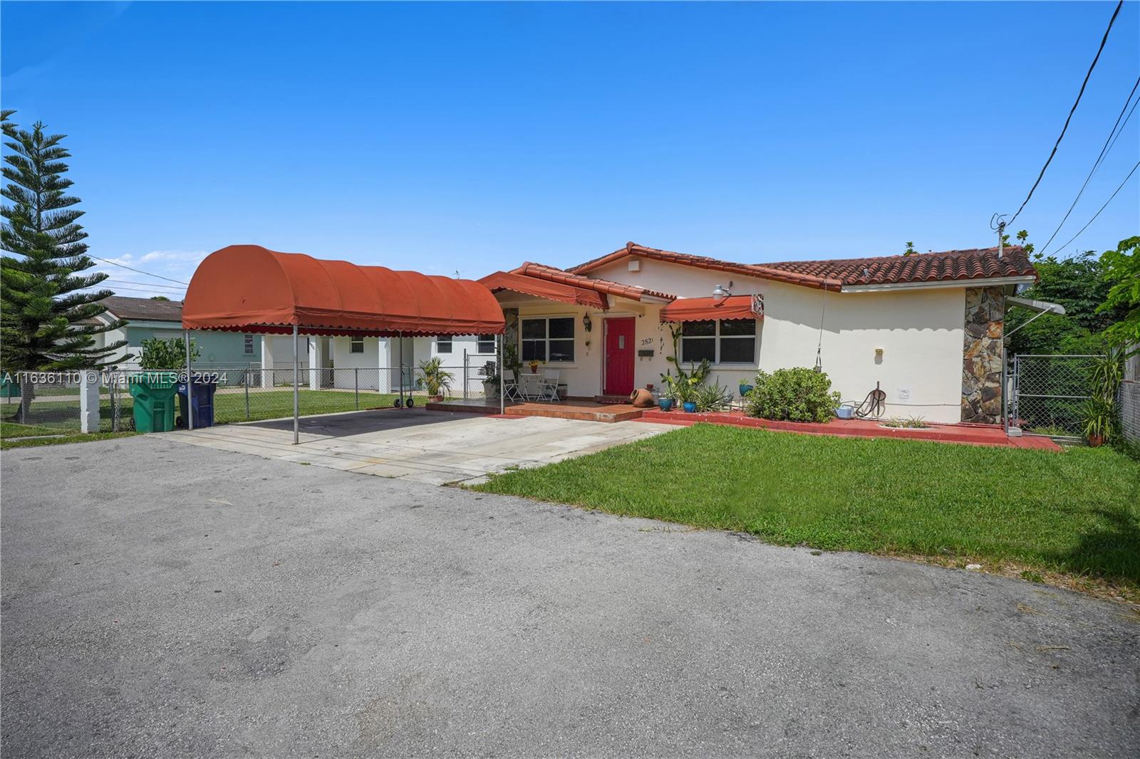 Property for Sale at 2821 Sw 65th Ave, Miami, Broward County, Florida - Bedrooms: 4 
Bathrooms: 2  - $950,000
