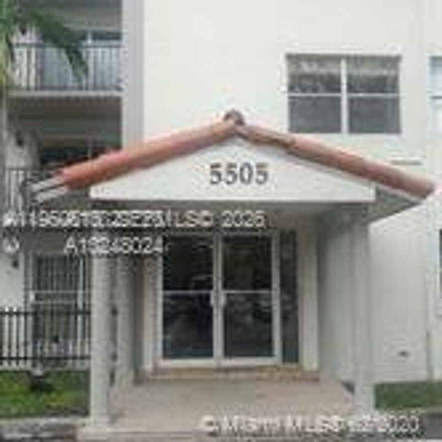 Spacious apartment near Miami International Airport and major highways, shopping centers, health areas and schools. It has 2/2 and a large kitchen and florida.with possibilities to install washer and dryer in the unit. This is a gated community with remote access to the door and a low association that includes water, garbage, exterior building maintenance and common areas.