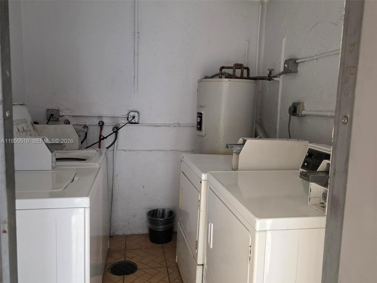 EL LAGO CONDO - Residential