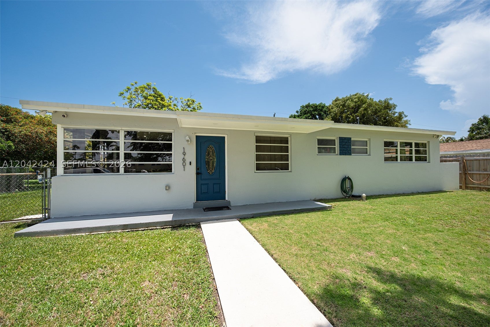 19601 Belview Dr