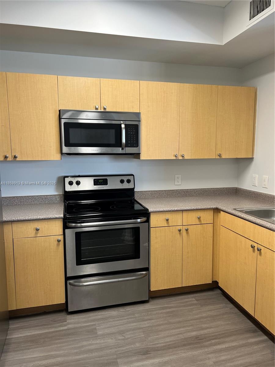 REGENT PARK CONDO - Residential