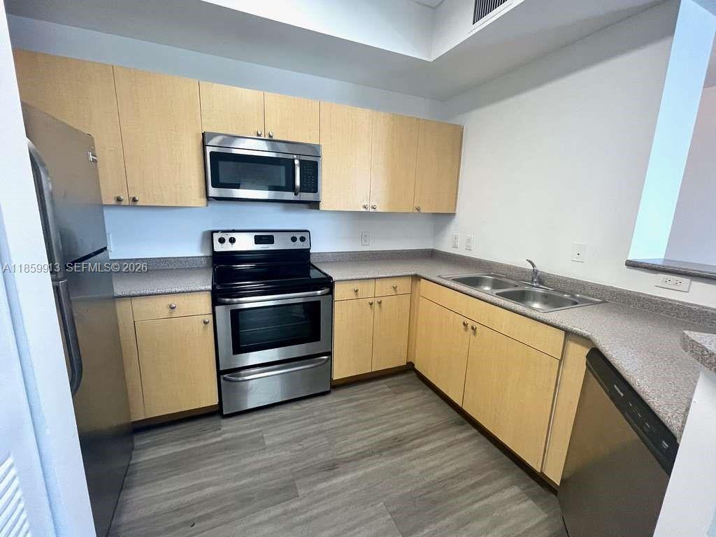 REGENT PARK CONDO - Residential