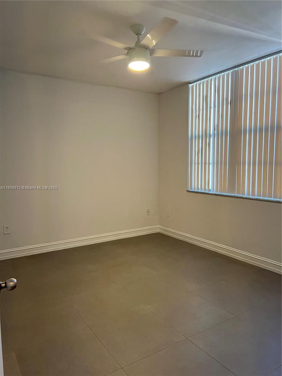 1919 Van Buren St 818A