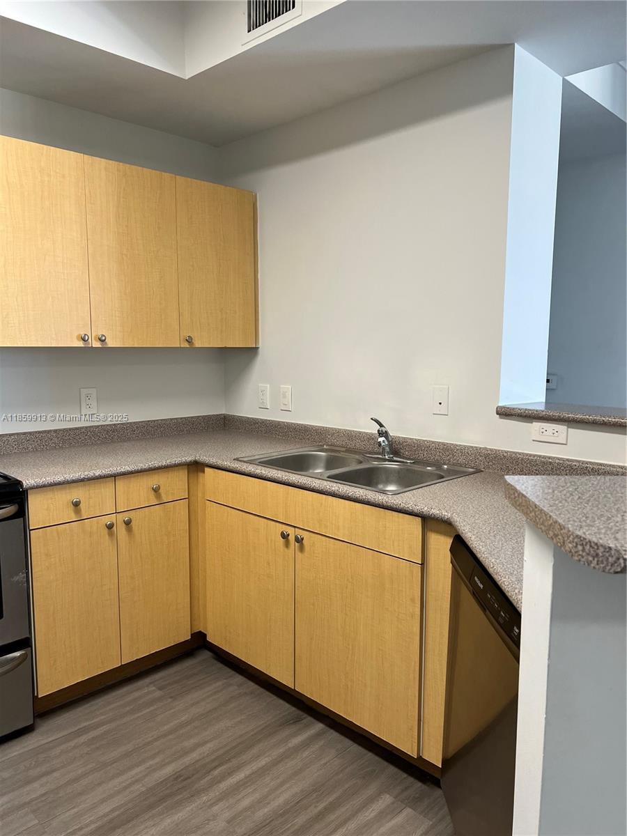 REGENT PARK CONDO - Residential