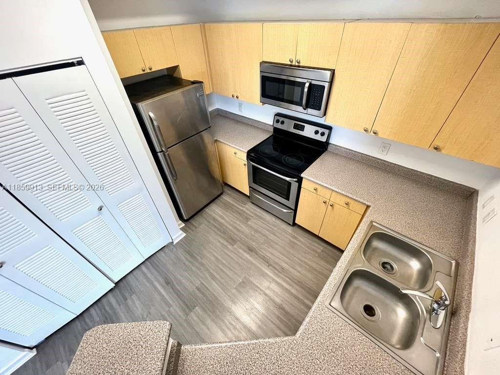 REGENT PARK CONDO - Residential