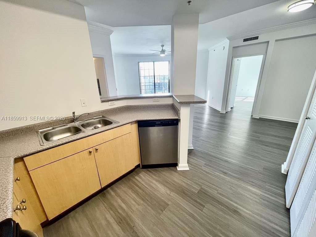 REGENT PARK CONDO - Residential