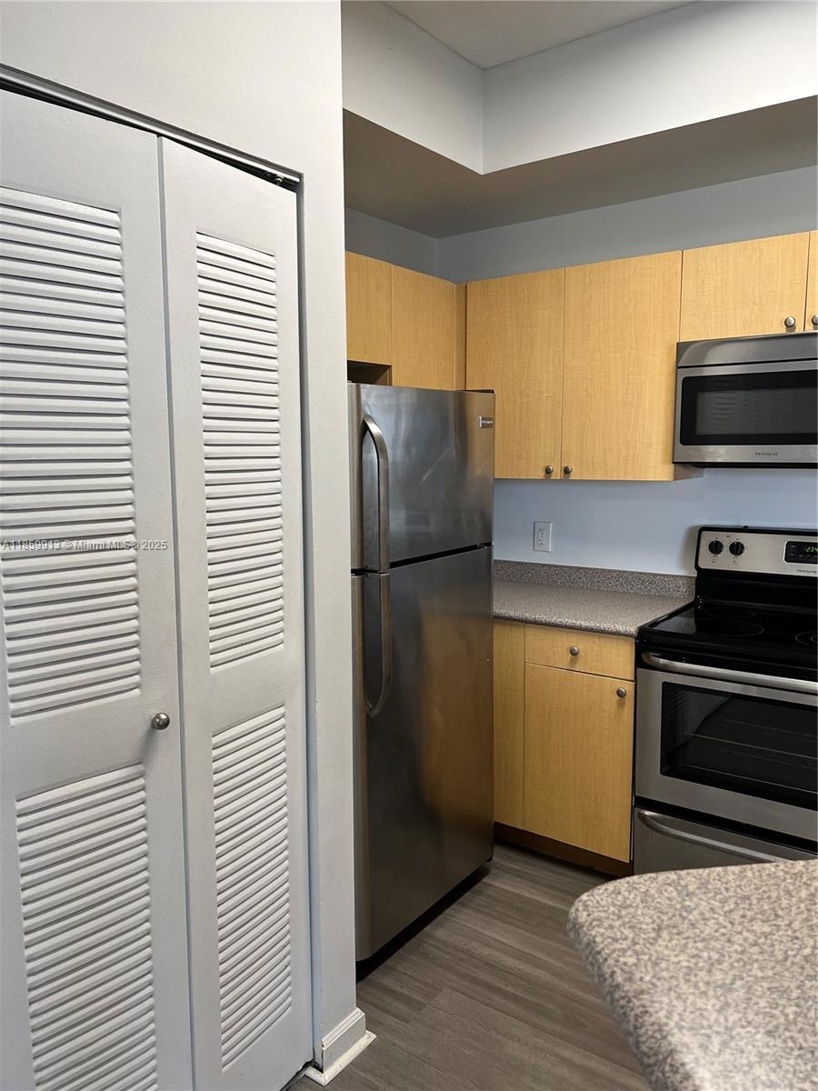 REGENT PARK CONDO - Residential