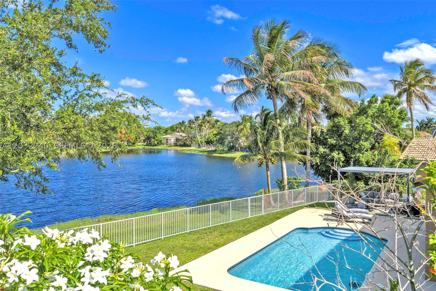 480 Cambridge Dr