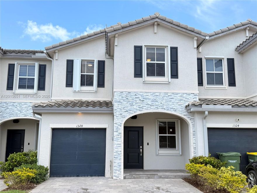 Beautiful 3-bedroom, 2.5-bath town-house located in a quiet and desirable community in Homestead. Functional layout featuring spacious living and dining areas with plenty of natural light. Generously sized bedrooms and a well-appointed kitchen. Private outdoor space ideal for relaxing or entertaining. Conveniently located near major highways, shopping, schools, and dining. Excellent opportunity for homeowners or investors.