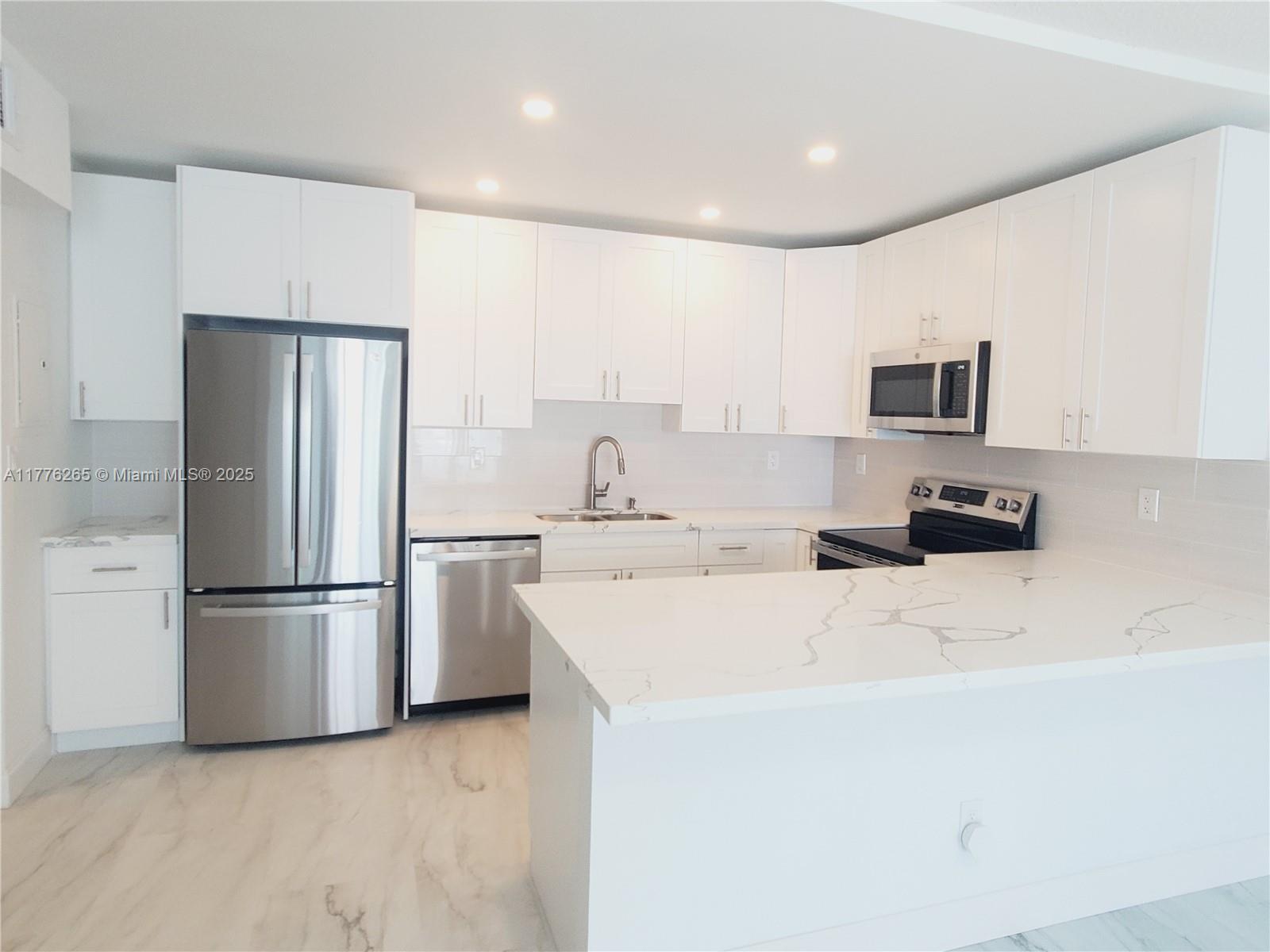 Rental Property at 19380 Collins Ave 902, Sunny Isles Beach, Miami-Dade County, Florida - Bedrooms: 2 
Bathrooms: 2  - $3,700 MO.