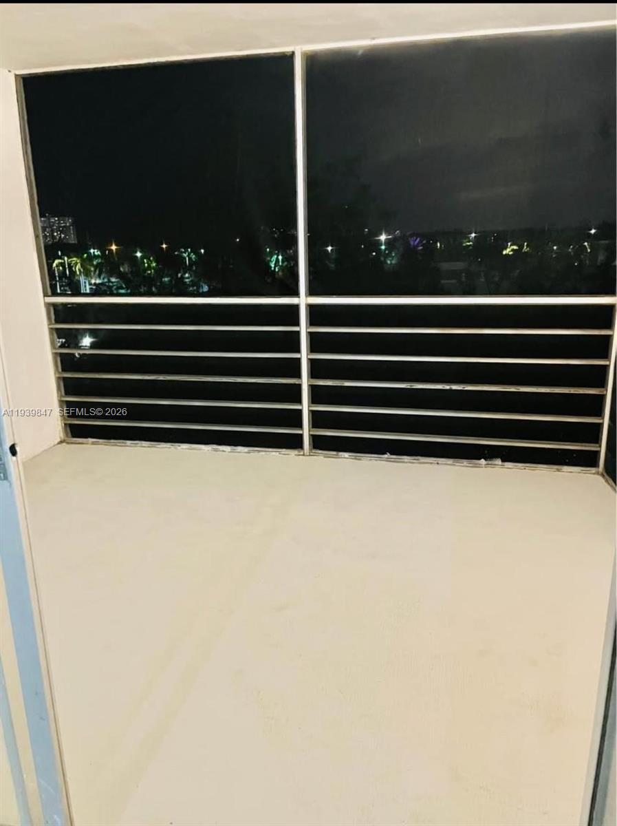 3660 NE 166th St 607