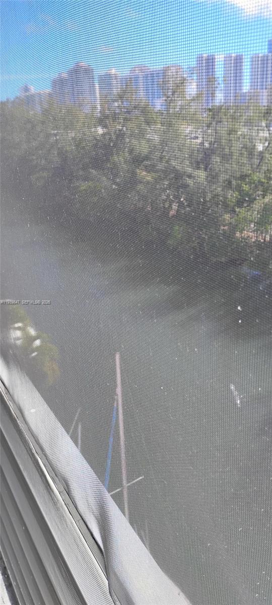 EASTERN SHORES WHITE HOUS - Residential