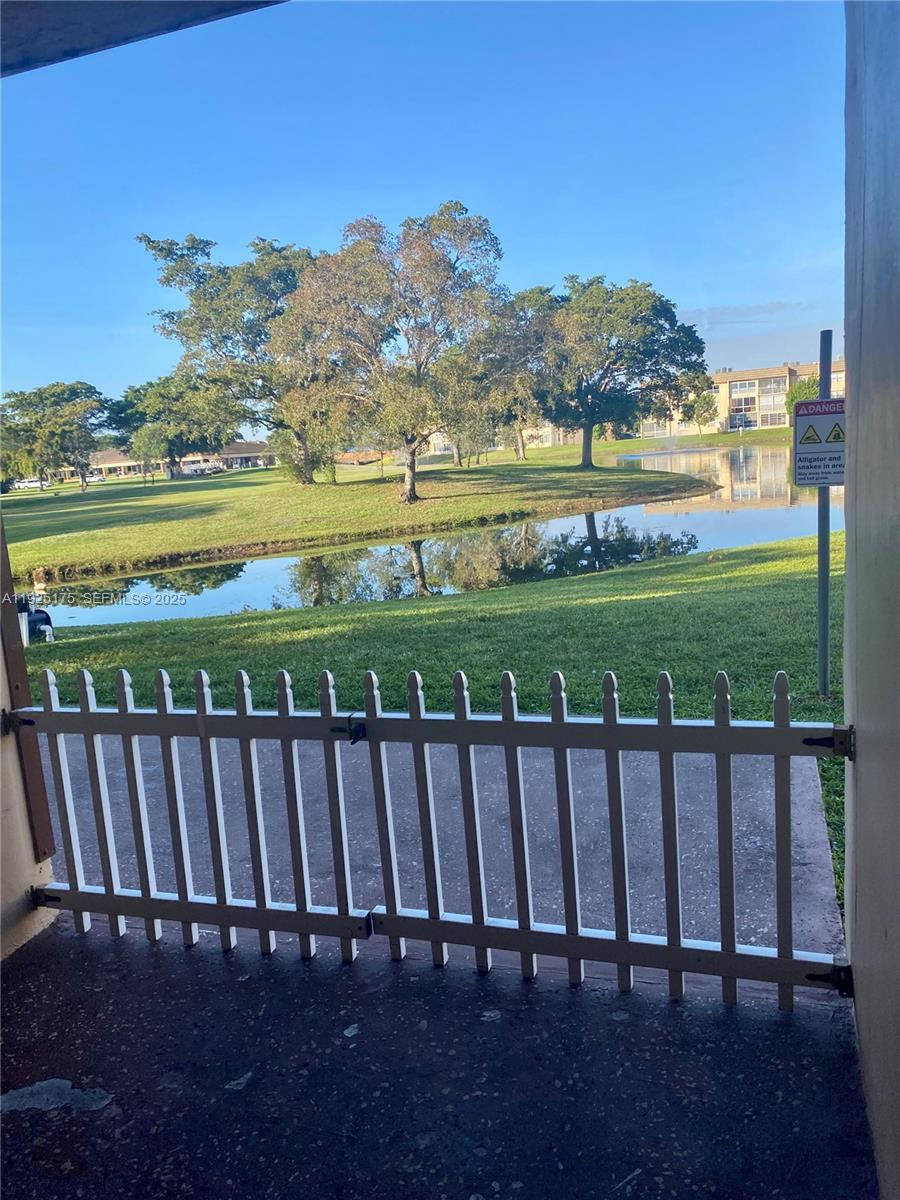 9261 Sunrise Lakes Blvd 103