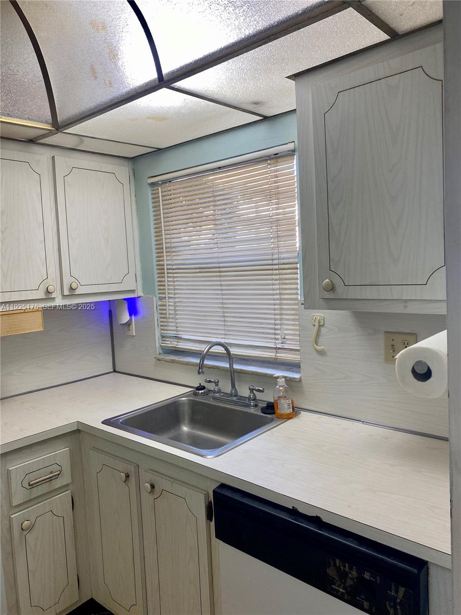 SUNRISE LAKES 97 CONDO - Residential