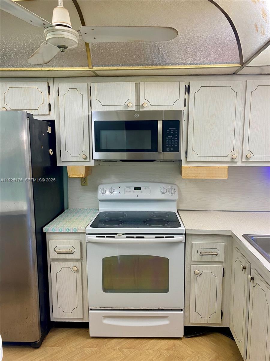 SUNRISE LAKES 97 CONDO - Residential