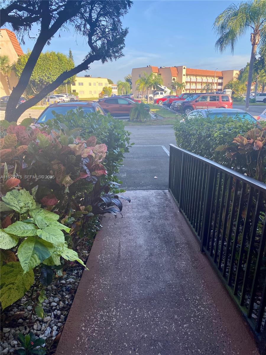 9261 Sunrise Lakes Blvd 103