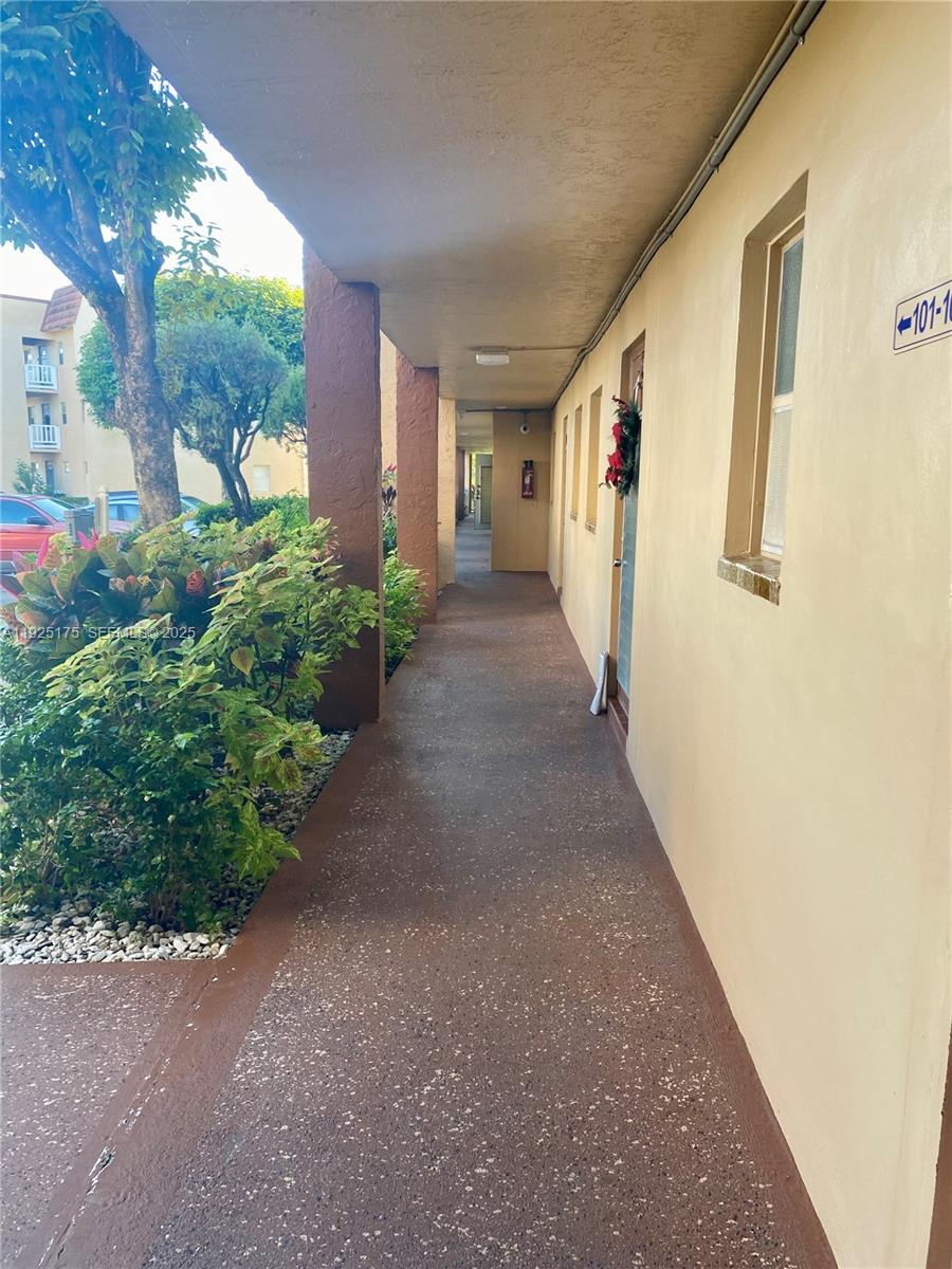 9261 Sunrise Lakes Blvd 103