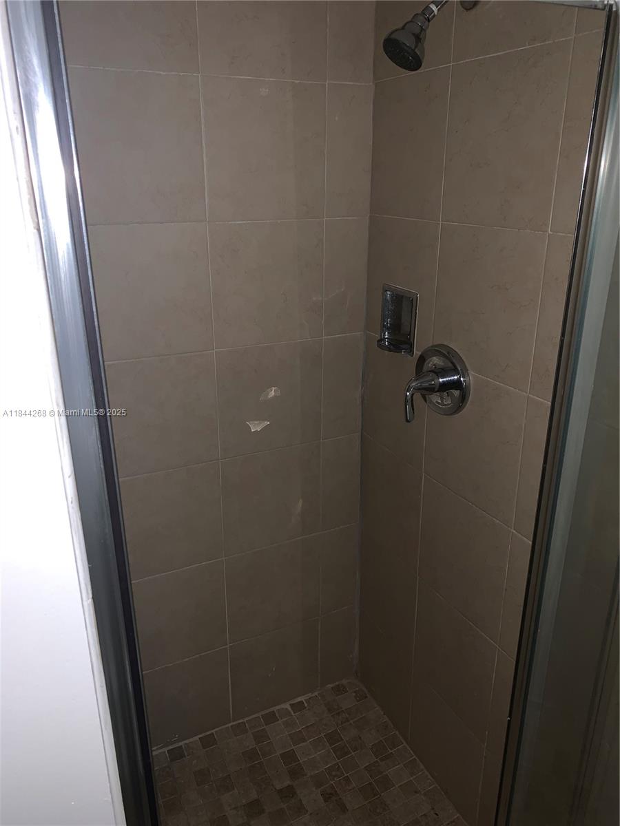 KINGS POINT MONACO CONDOS - Residential Lease
