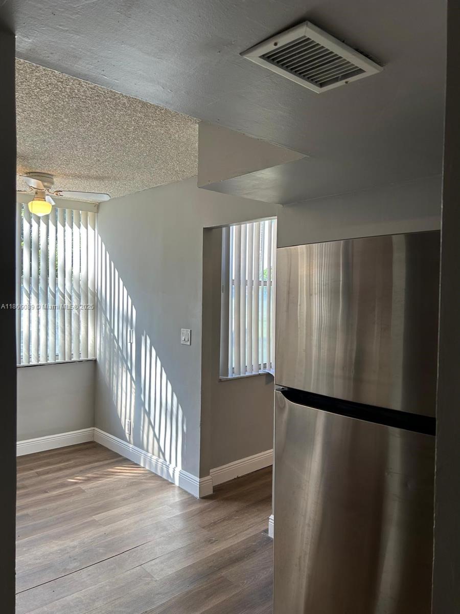 CONDOMINIUM 8 OF ENVIRON - Residential Lease