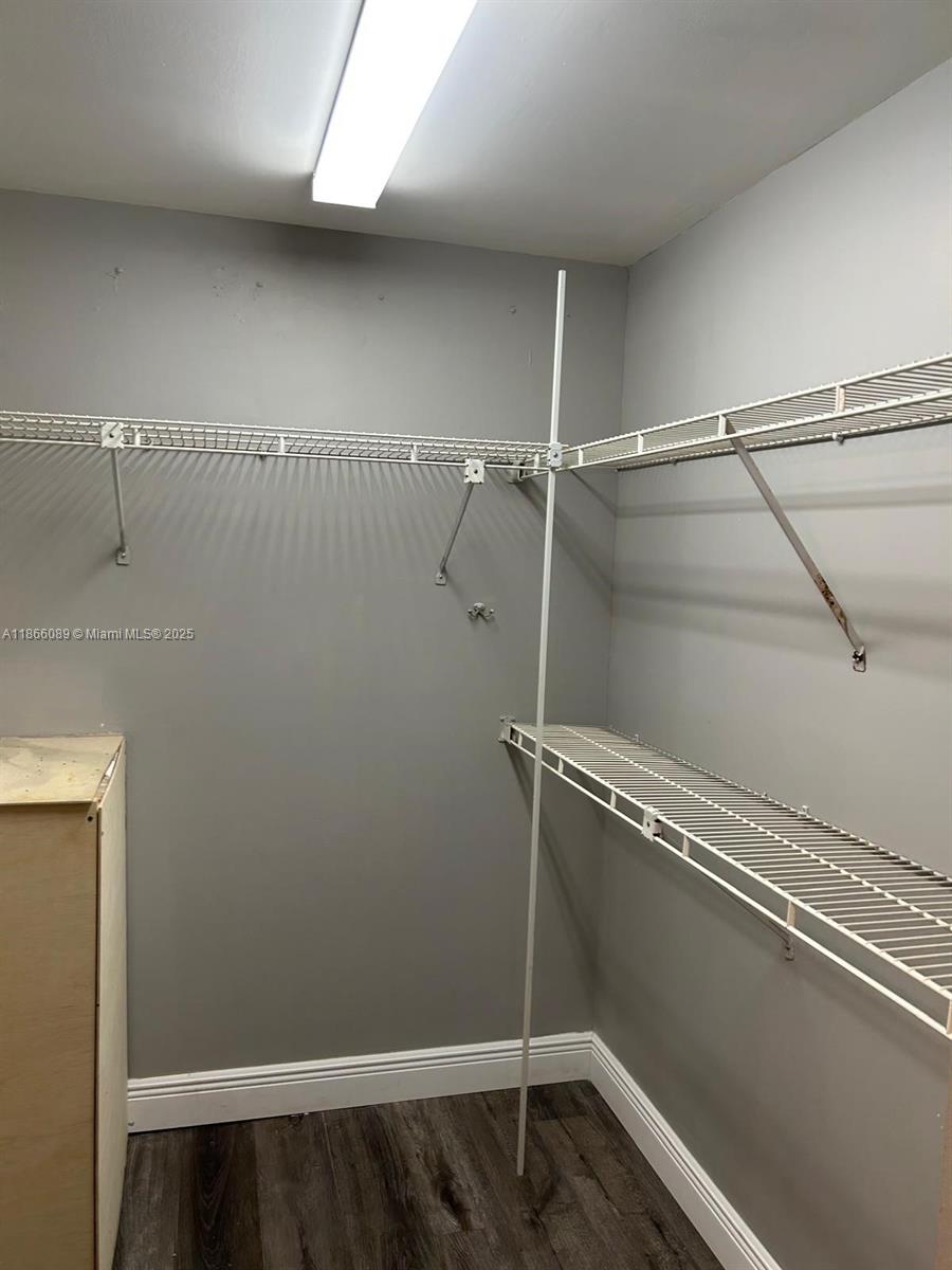 CONDOMINIUM 8 OF ENVIRON - Residential Lease