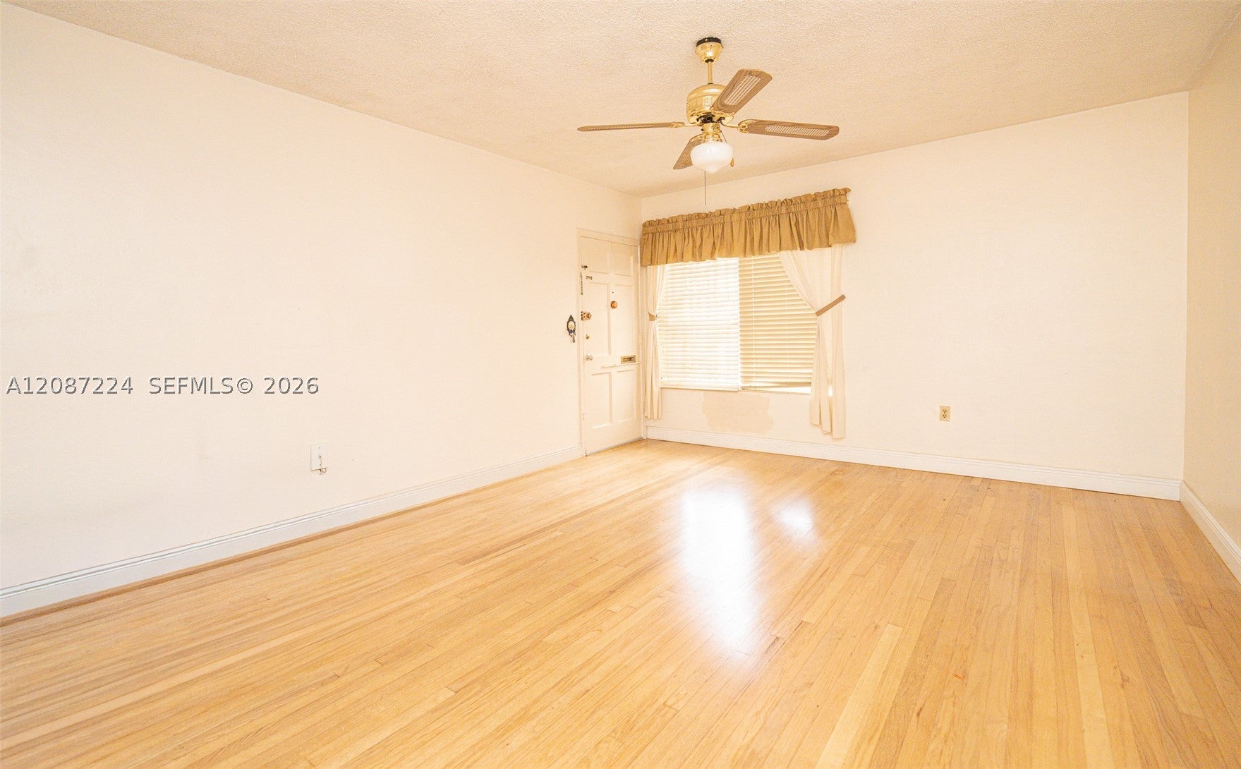 637 SW 11th St