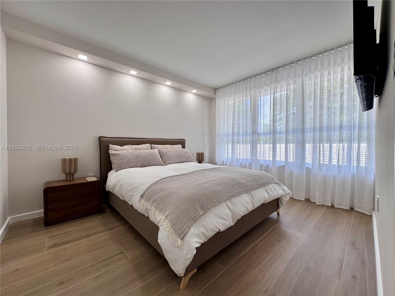 BAL HARBOUR RES SEC - Residential