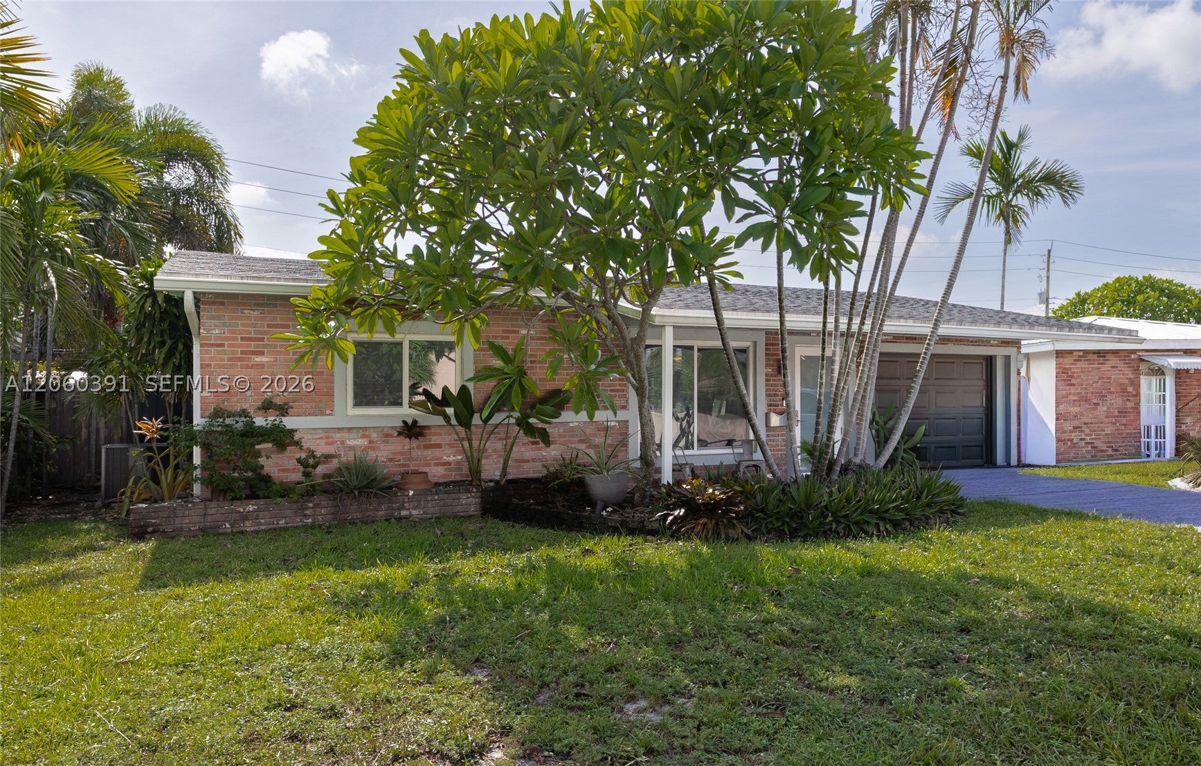 4260 NE 1st Ter