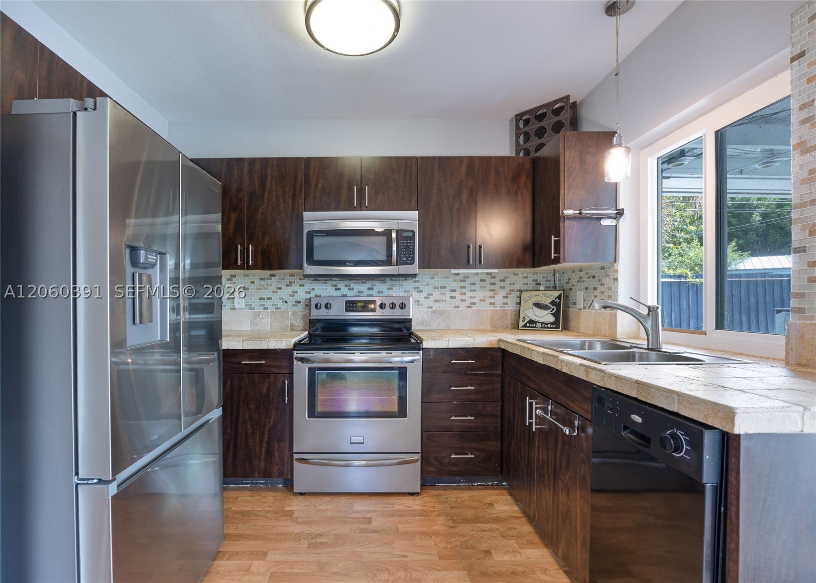 4260 NE 1st Ter