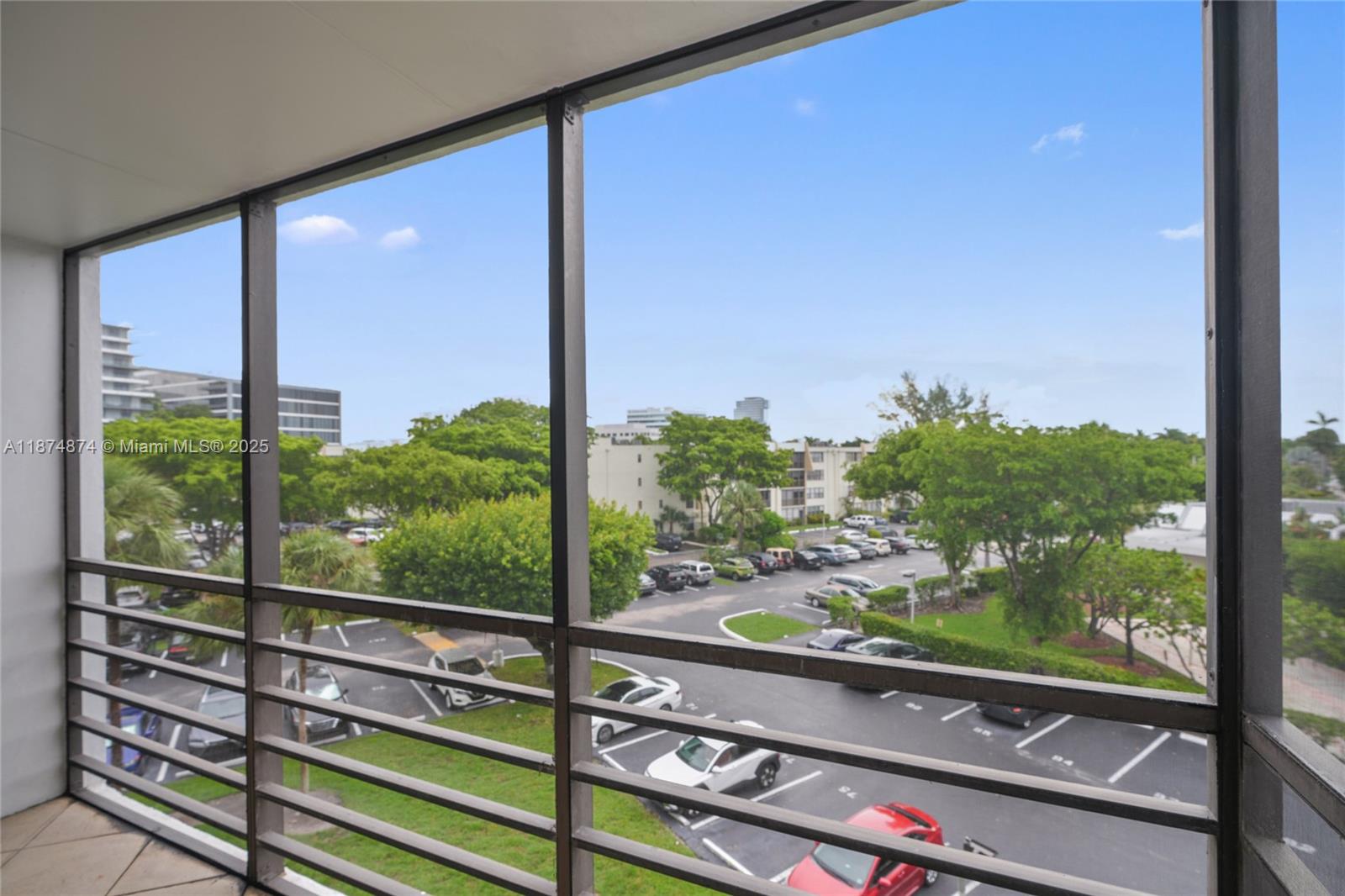 BISCAYA IV CONDO - Residential