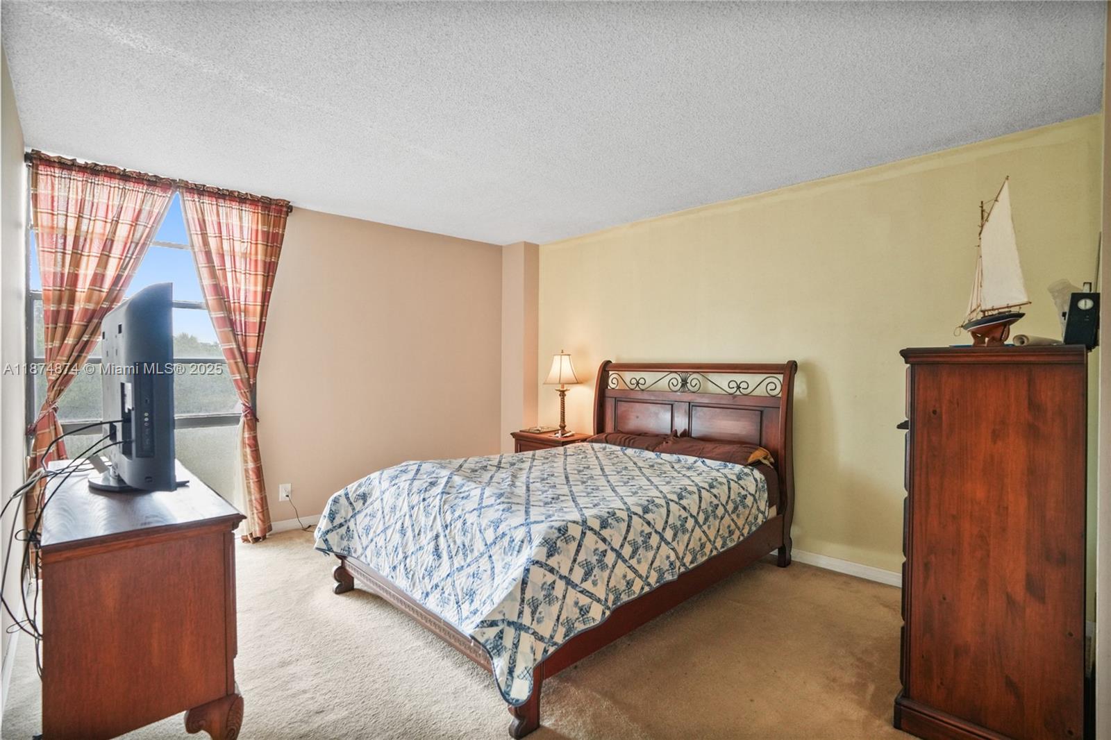 BISCAYA IV CONDO - Residential