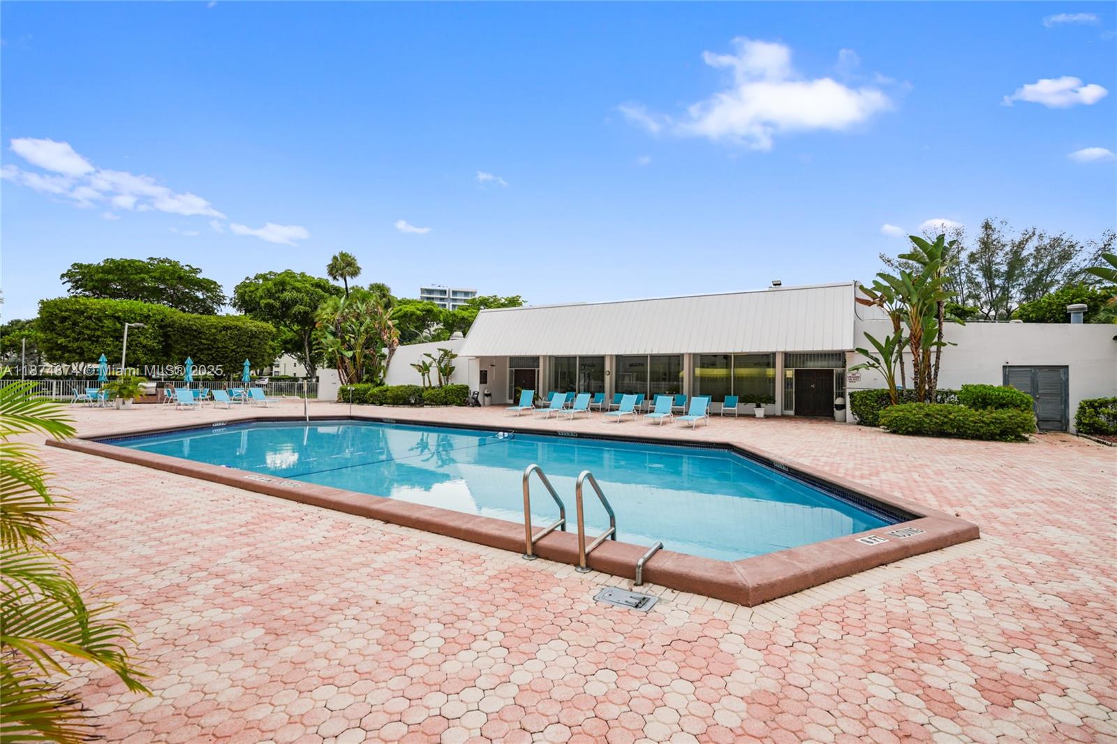 BISCAYA IV CONDO - Residential