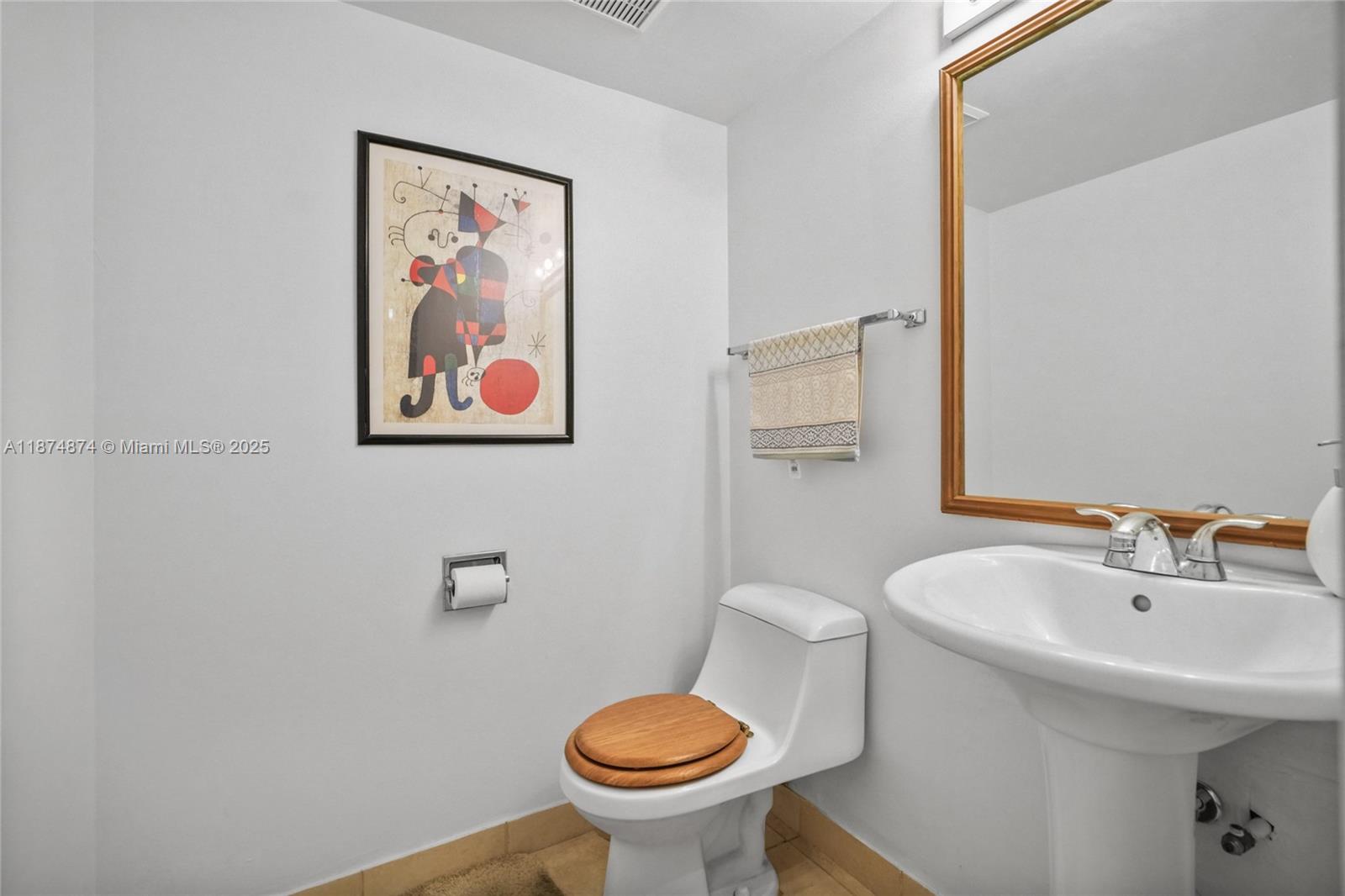 BISCAYA IV CONDO - Residential