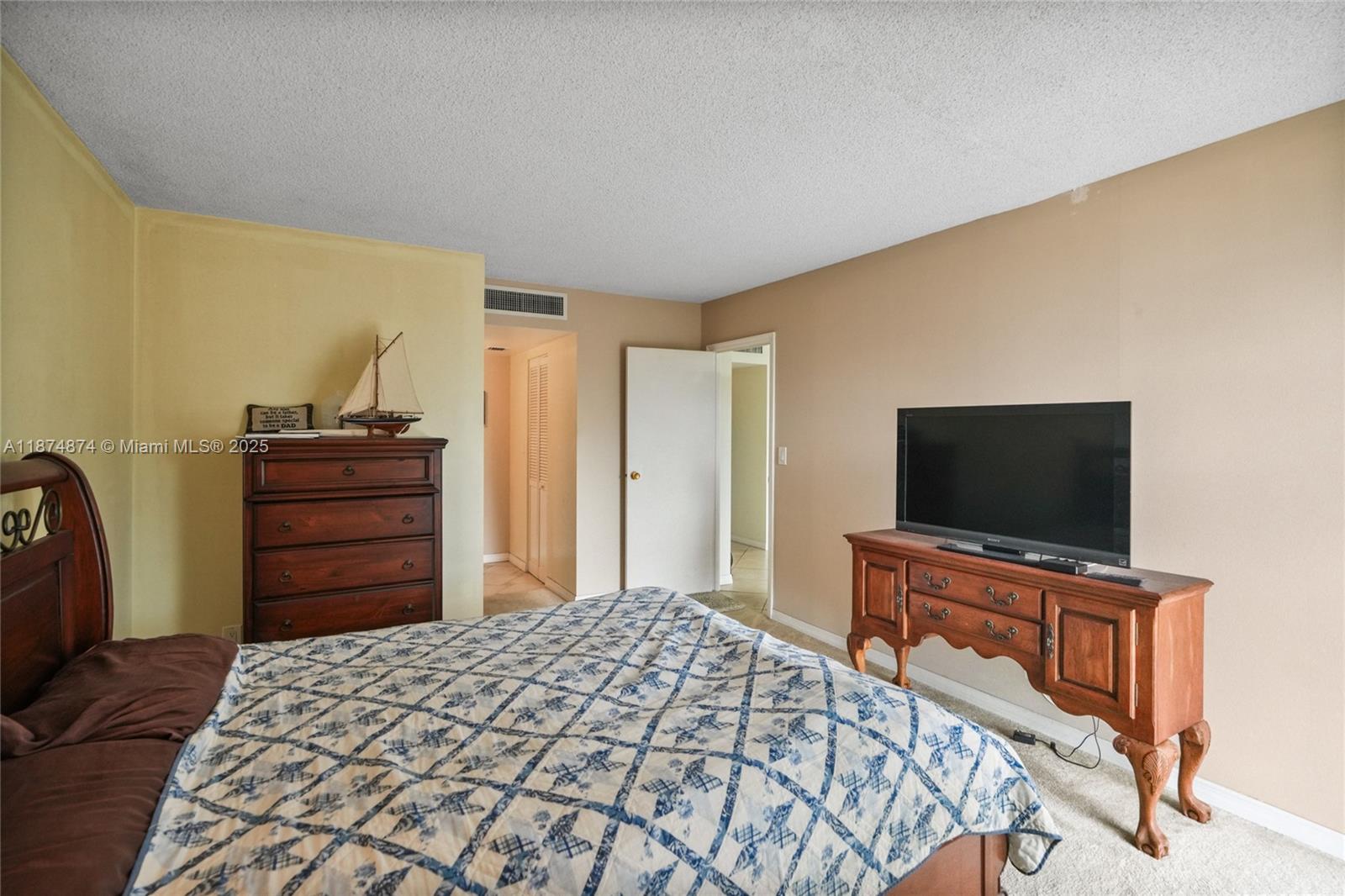 BISCAYA IV CONDO - Residential