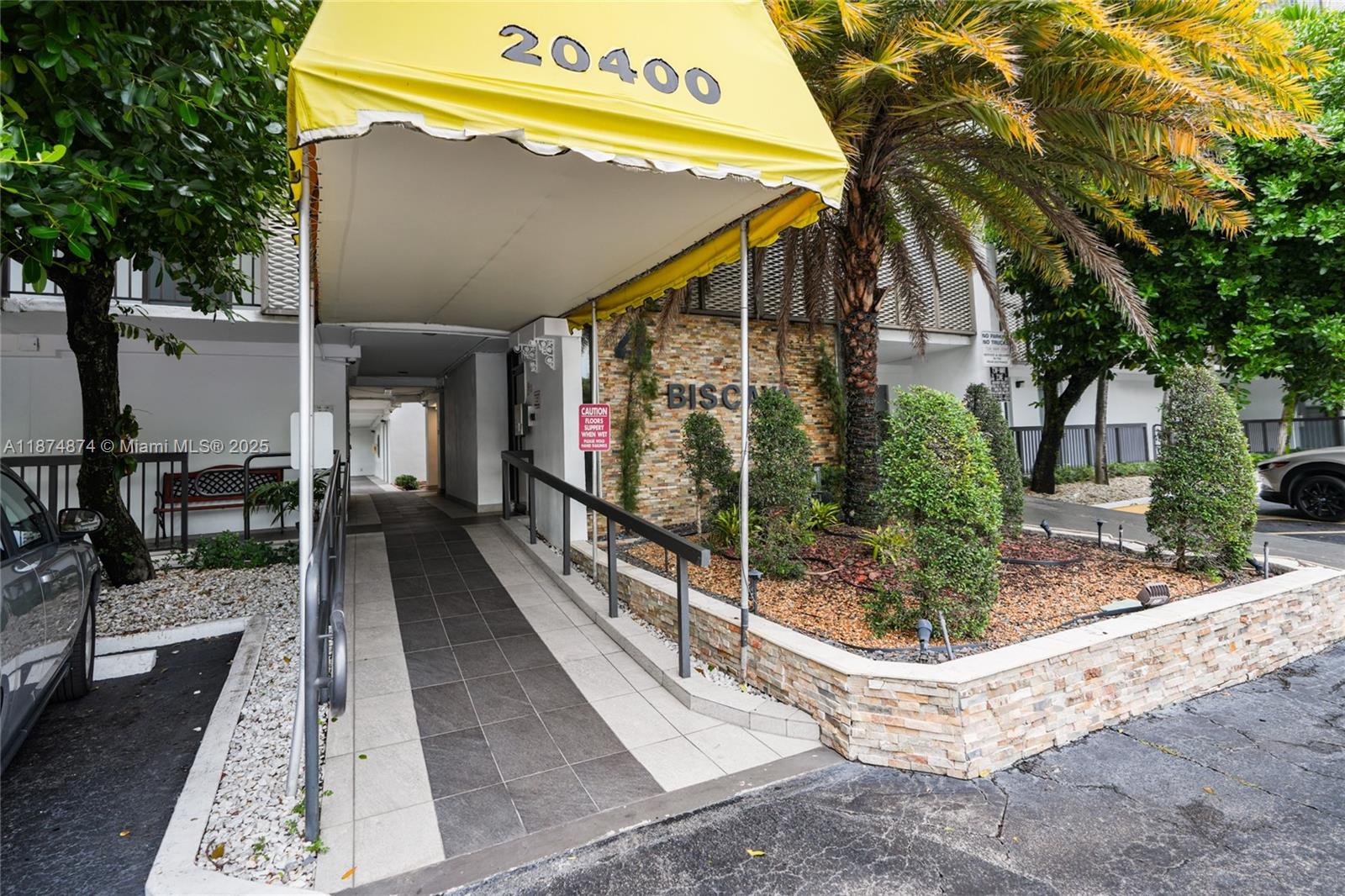 BISCAYA IV CONDO - Residential