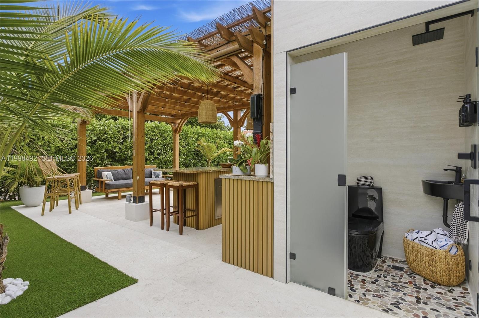 PINEWOOD GROVE - Residential