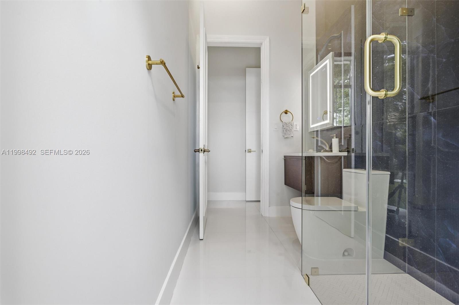 PINEWOOD GROVE - Residential