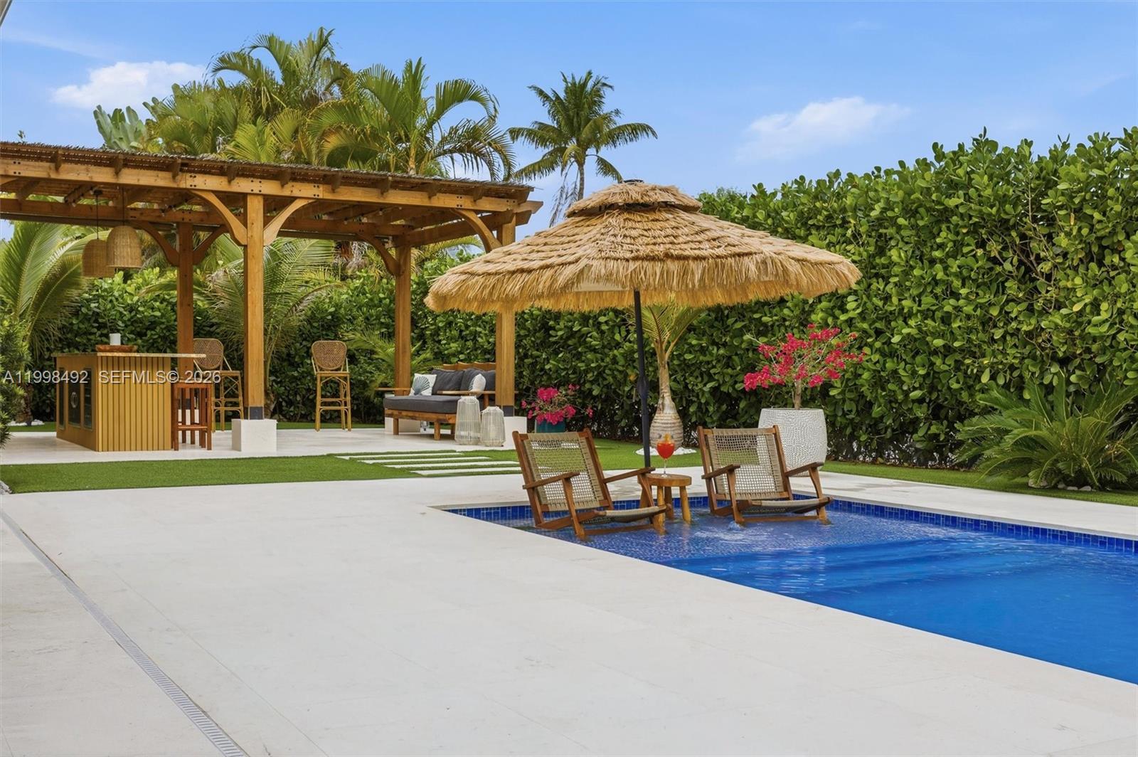 PINEWOOD GROVE - Residential